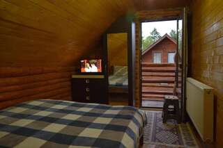 Дома для отпуска Cabanele Bumbu Satu Şugatag Таунхаус с 2 спальнями-11