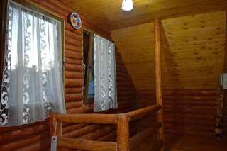 Дома для отпуска Cabanele Bumbu Satu Şugatag Таунхаус с 2 спальнями-9